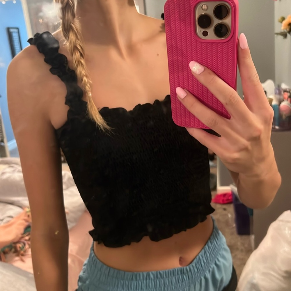 Cute cropped ribbed tank